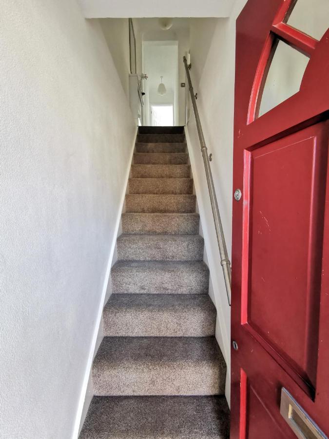 2 Bed Apt W/ Private Parking Close To Town Centre Хънтингдън Екстериор снимка