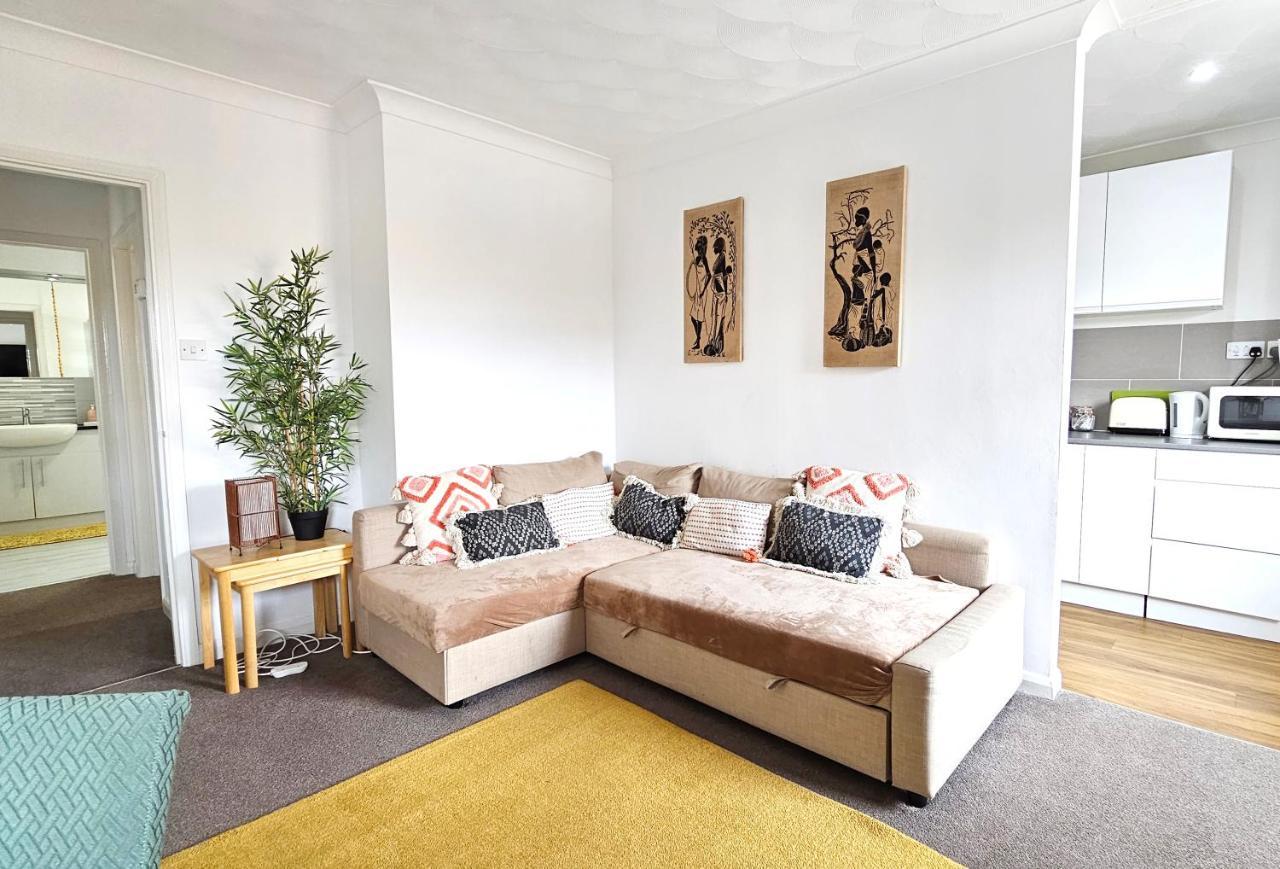 2 Bed Apt W/ Private Parking Close To Town Centre Хънтингдън Екстериор снимка